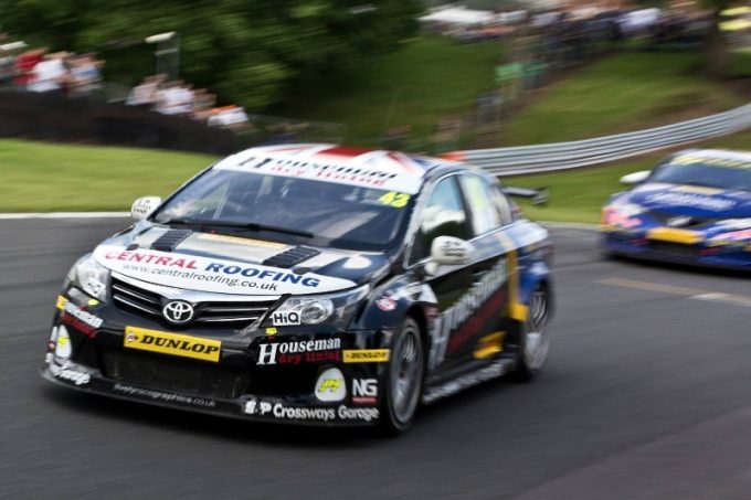 WOOD STAYS COOL THROUGHOUT FRANTIC OULTON PARK WEEKEND